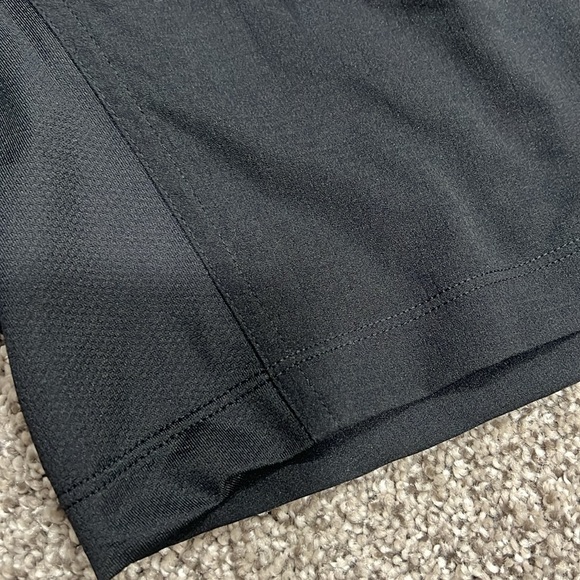 The North Face Men’s training athletic shorts - Picture 3 of 5